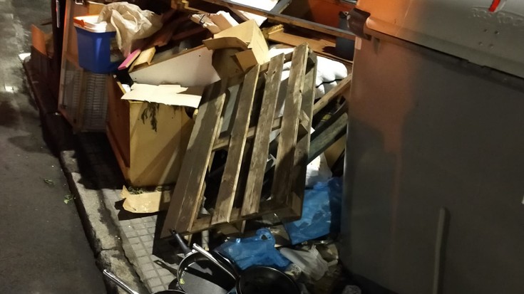 Traste zaharren zerbitzua "arduraz" erabiltzeko eskatu die Mankomunitateak herritarrei