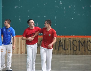 Lagun giroa nagusi Txosna Batzordeak antolatutako pilota partidetan