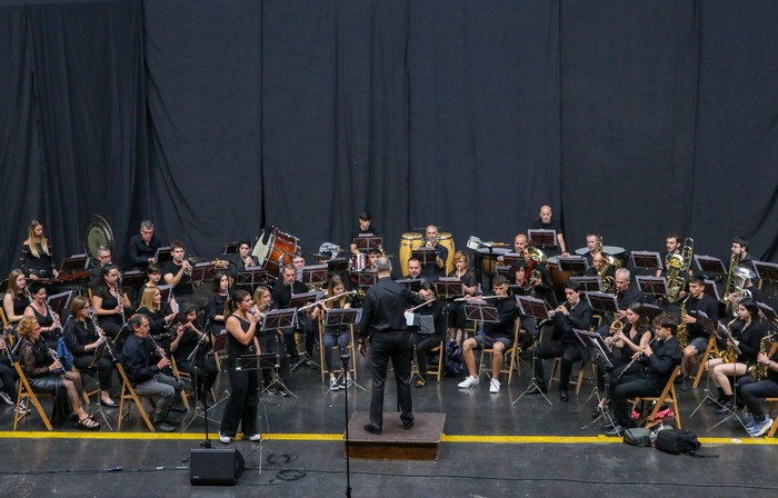 Bergarako musika bandaren kontzertua domekan, Euskaraldiari "keinutxo" eta guzti