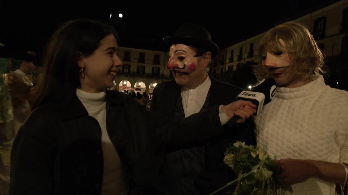 Oñatiko Inauteriek kaleak hartu dituzte ohitura eta dantzen artean