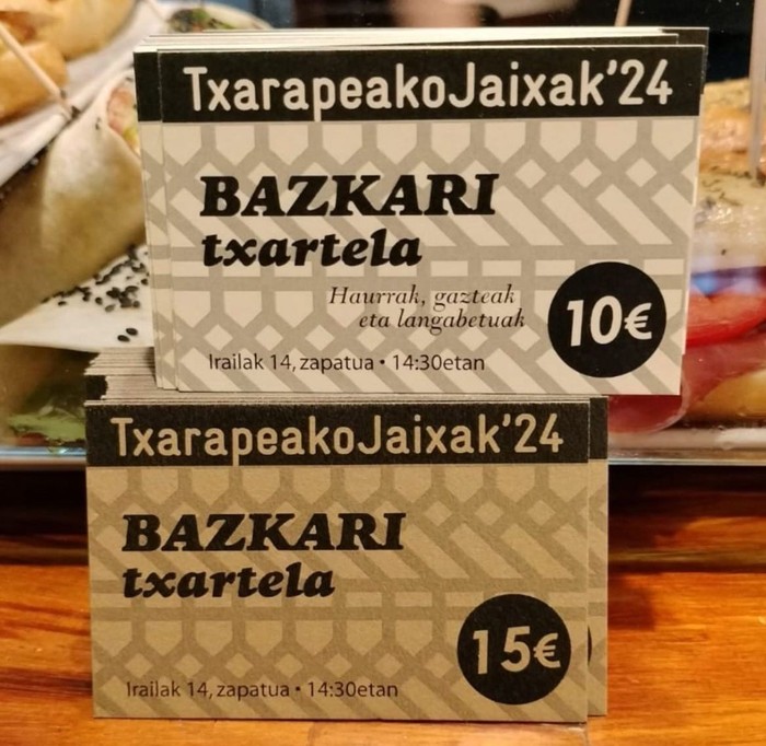 Txarapeako jaietako bazkarirako txartelak salgai daude