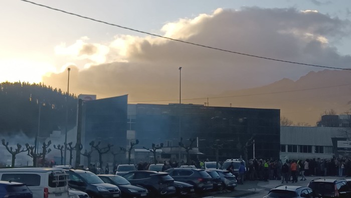 Onnera Group hustu dute makina baten sortutako arazoagatik