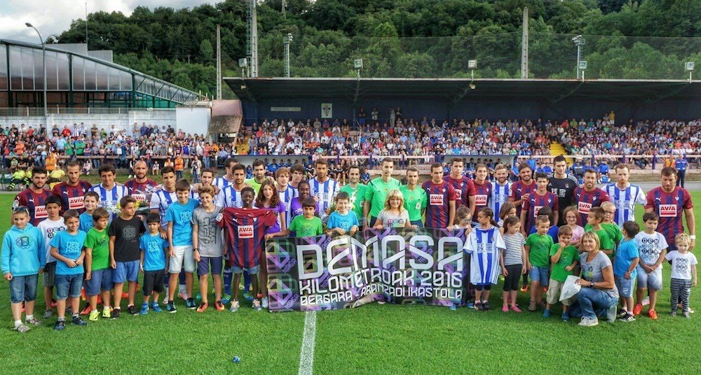 Banako berdinketa Gipuzkoako futbolaren eta ikastolen festan