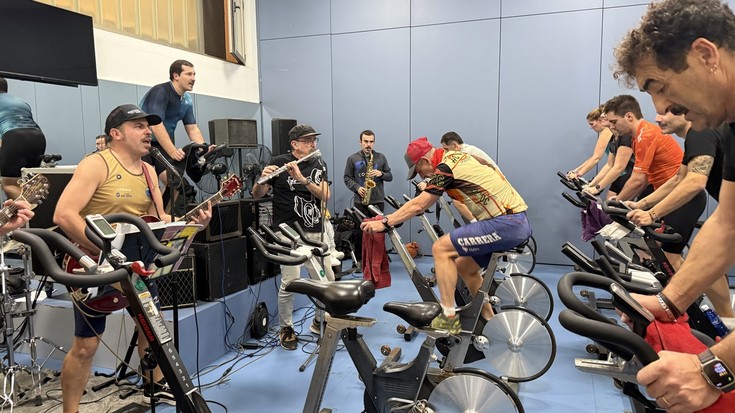 Rock musika bidelagun, spinning saioa egin dute MovemBer Garako kideek