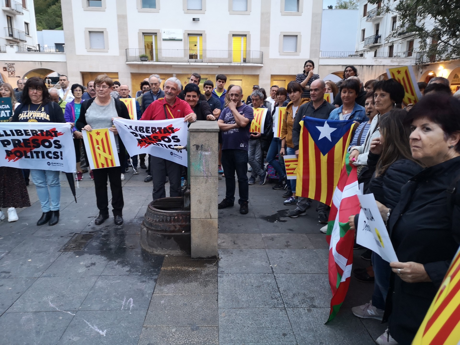 Sententziaren aurka protestan