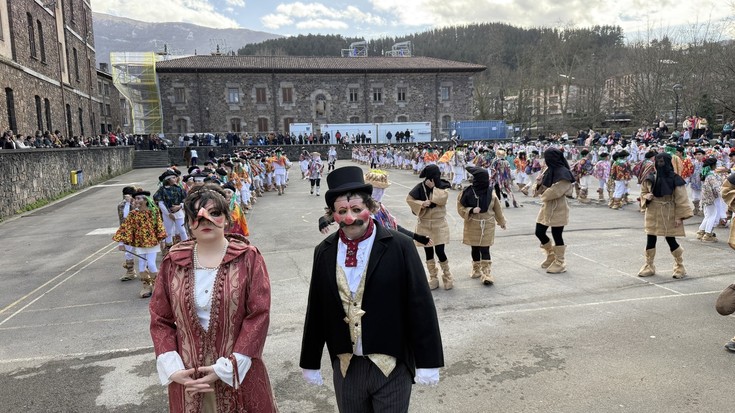 Oñatiko Aratuste txikiak eta 'Potx eta Lotx Inauterietan' ikuskizuna, jaiekin hasteko