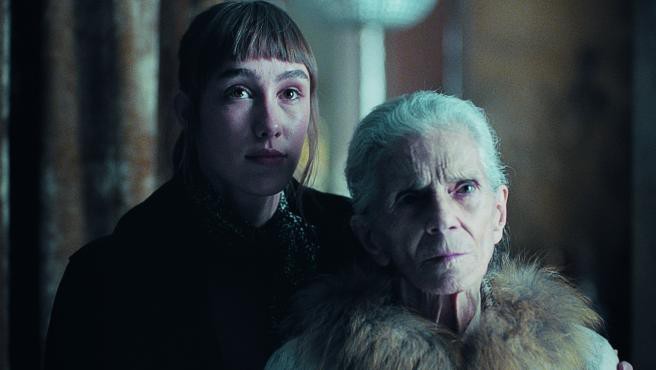 'La abuela' filma: zaintza xurgatzailea