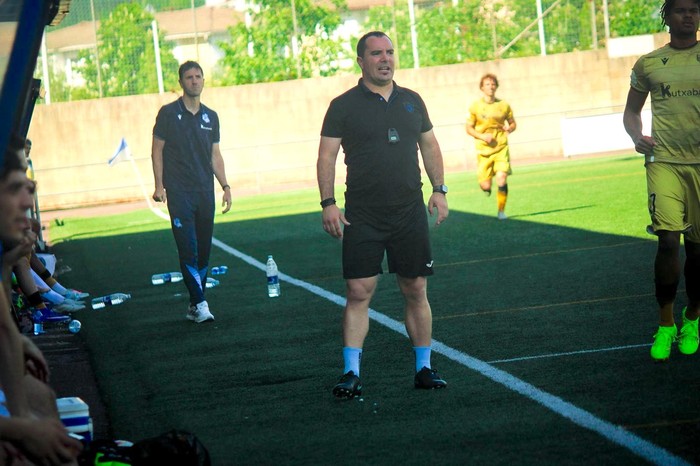 Unai Calzonek ez du jarraituko UDAko lehen taldea entrenatzen