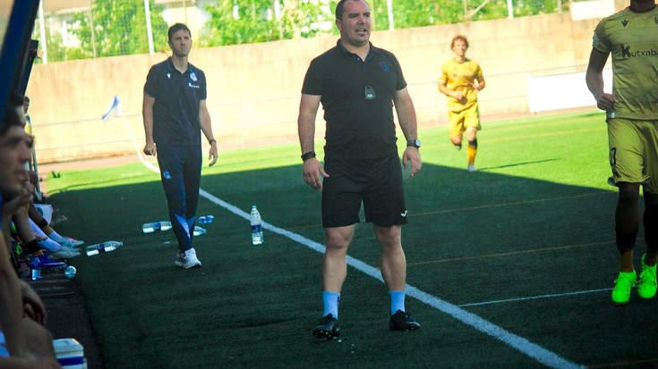 Unai Calzonek ez du jarraituko UDAko lehen taldea entrenatzen