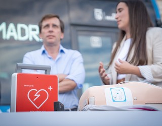 Madrileko autobus sarea desfibriladoreekin hornituko du Bexen Cardiok
