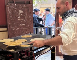 Talo-txosnan laguntzeko jendea behar du Loramendik