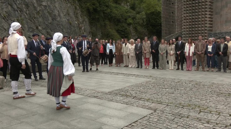 Arantzazuko Amaren Egunak norbanako eta erakundeetako ordezkari ugari batu ditu santutegian