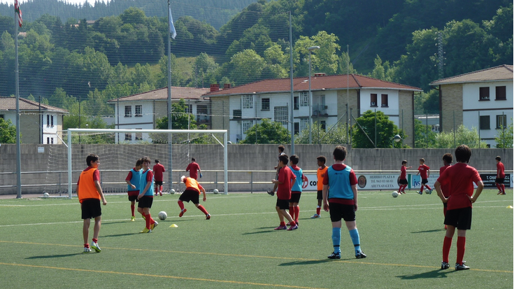 Infantil txapelketa Ibarra futbol zelaian