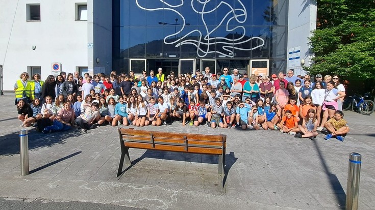 83 lagun elkartu dira Bergara Oinezen bosgarren irteeran
