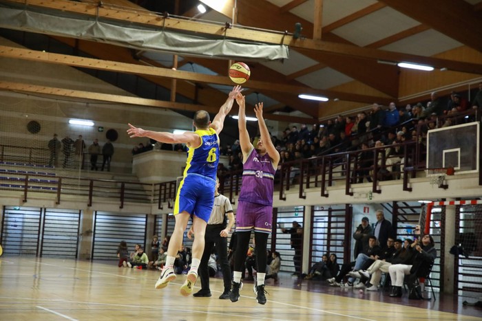 Mondragon Unibertsitatea lidergoa sendotzen saiatuko da