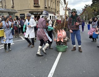 Inauterietako bazkarirako txartelak salgai eta mozorro desfilerako izen-ematea abian