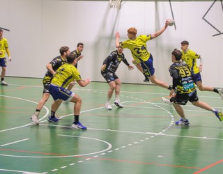 Aloñako Mendiko eskubaloi saila hasi da 50. urteurrena ospatzen