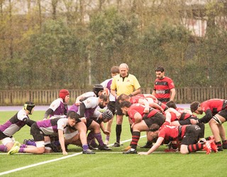 Txanponaren bi aldeak Arrasate Errugbi Taldeko senior mailako ekipoentzat