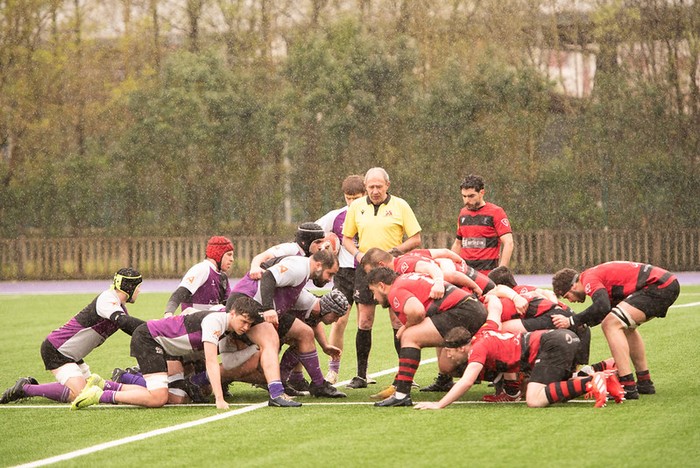 Txanponaren bi aldeak Arrasate Errugbi Taldeko senior mailako ekipoentzat