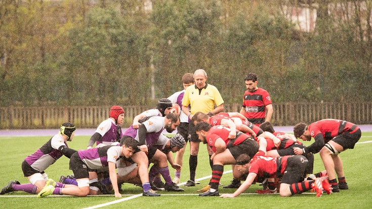 Txanponaren bi aldeak Arrasate Errugbi Taldeko senior mailako ekipoentzat