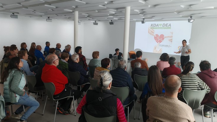 Bost taldetan banatuta egin dute lehen sorospenen saio praktikoa