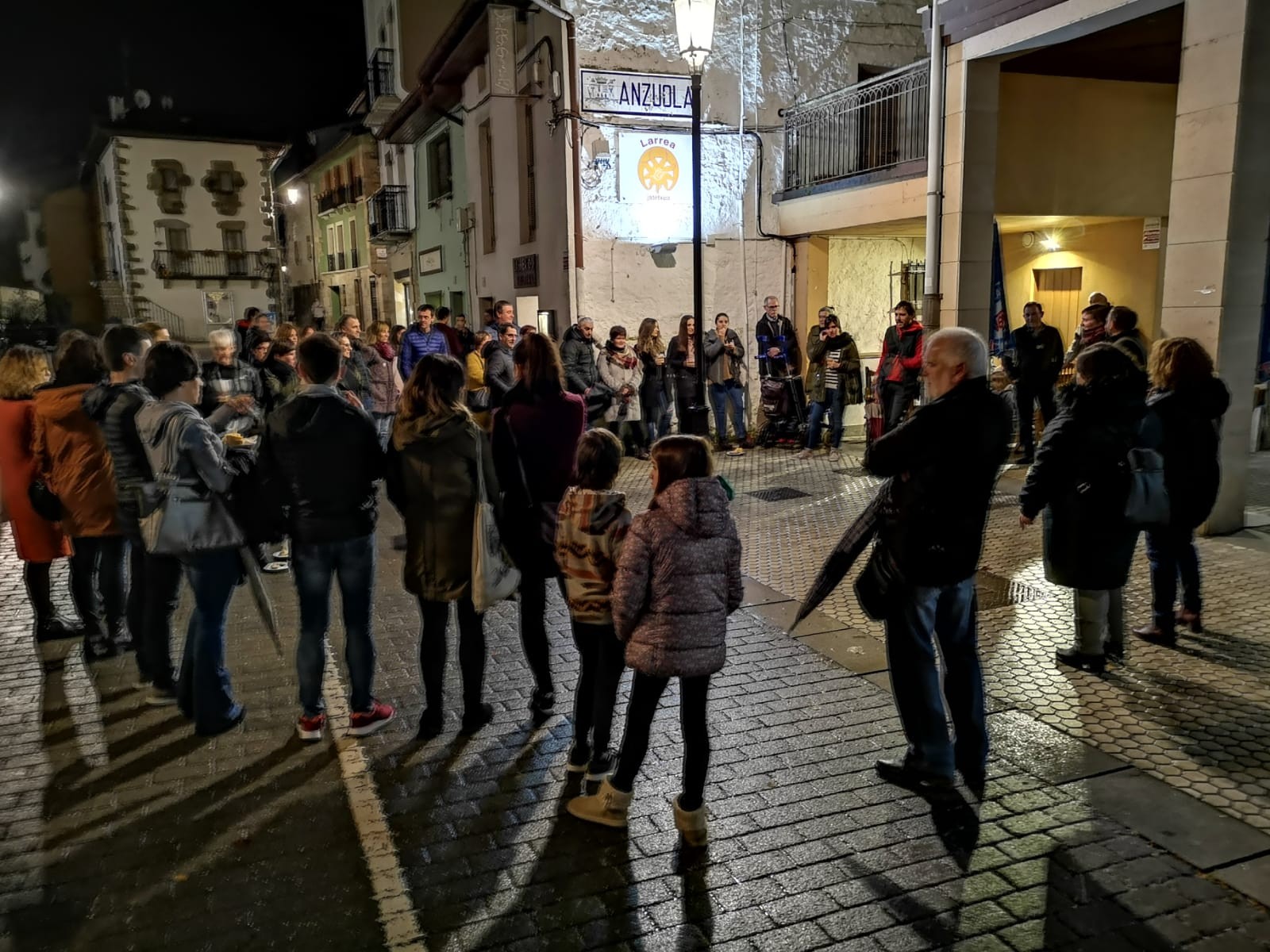 Bertso-poteoak animatuko ditu Antzuolako kaleak, eguenean