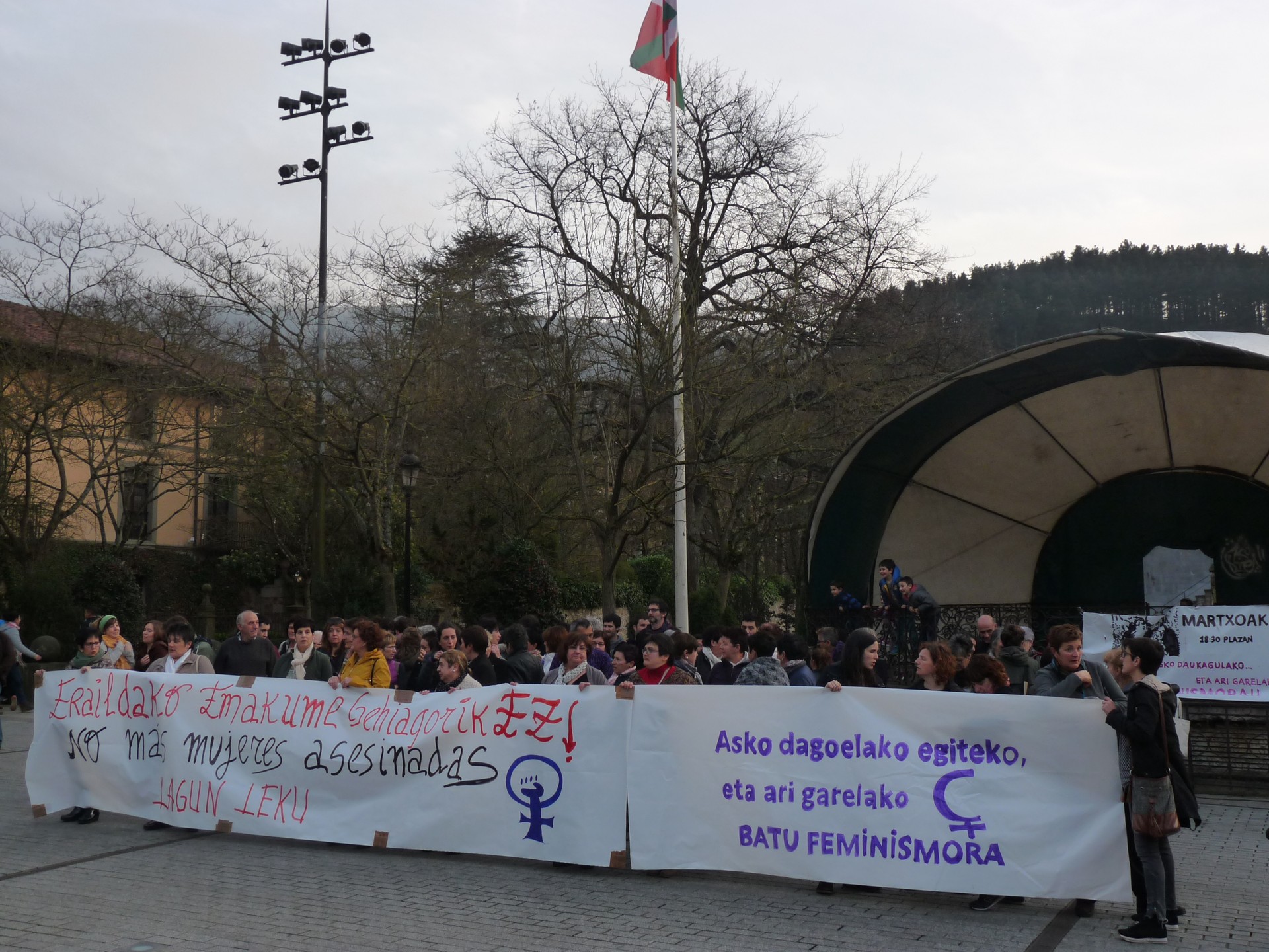 Asko dagoelako egiteko, feminismora batzeko deia egin dute Oñatin