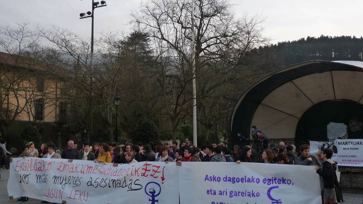 Asko dagoelako egiteko, feminismora batzeko deia egin dute Oñatin