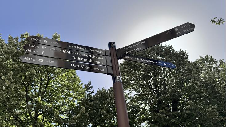 Ari dira turismoko seinale berriak jartzen