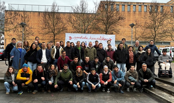 57 taldek eman dute izena Herriartekoa bertso txapelketan, eta horietatik bost Debagoienekoak dira