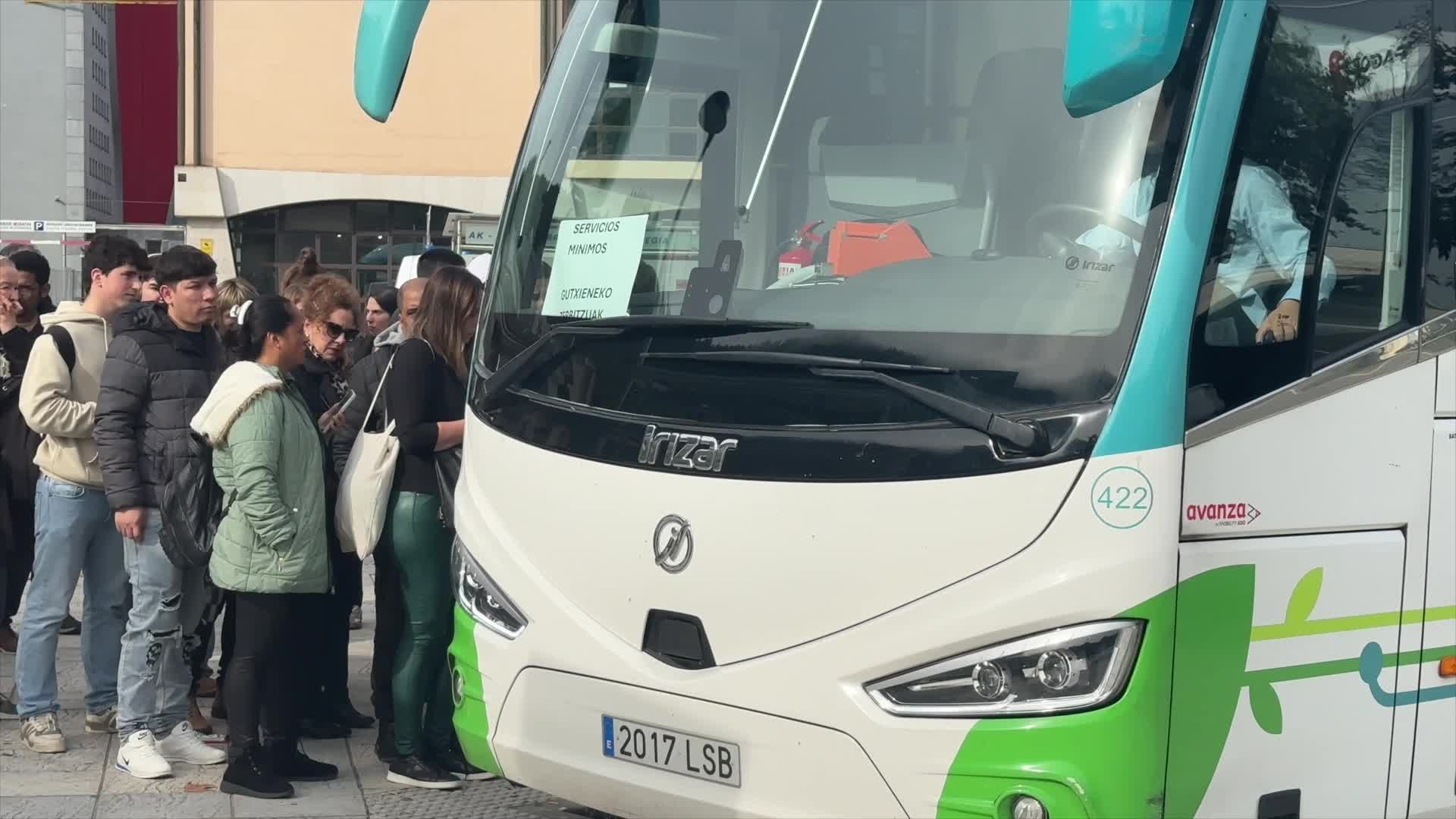Avanzako langileek greba bertan behera utzi dute, "egoera okerrera doan arren"