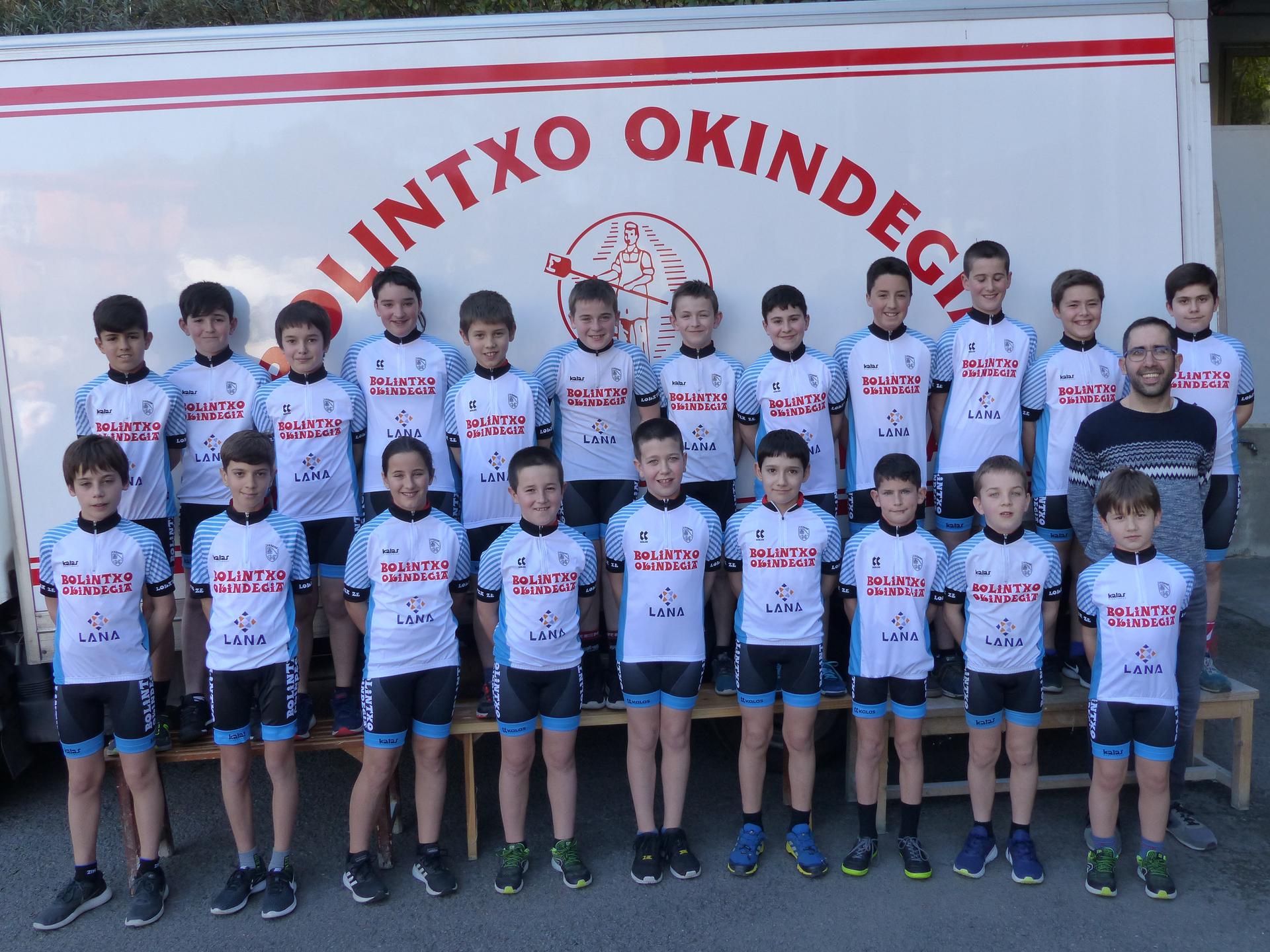 2012. urtea baino lehen jaiotako ziklismo-zaleei dei egin die Lokatzak
