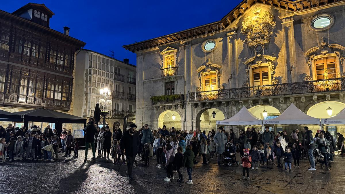 Euskararen Nazioarteko Egunaren baitan, Arrasateko Udala ere euskararekin bat