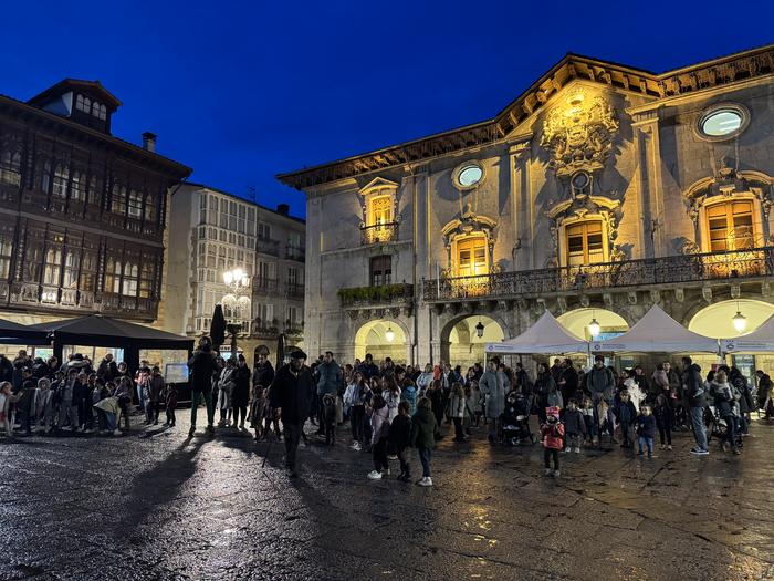 Euskararen Nazioarteko Egunaren baitan, Arrasateko Udala ere euskararekin bat