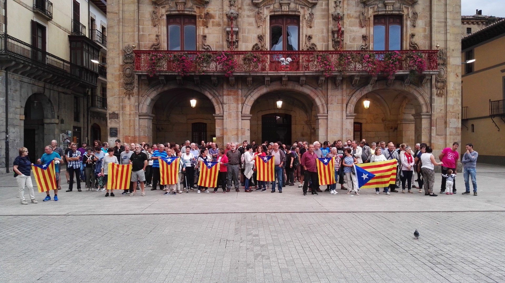 "Euskal herritarron etorkizuna ere jokoan dago Katalunian"
