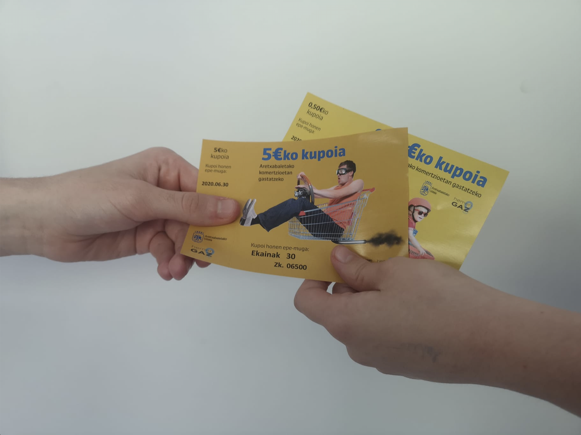 Merkataritza pizteko ia 1.000 bonu hilero
