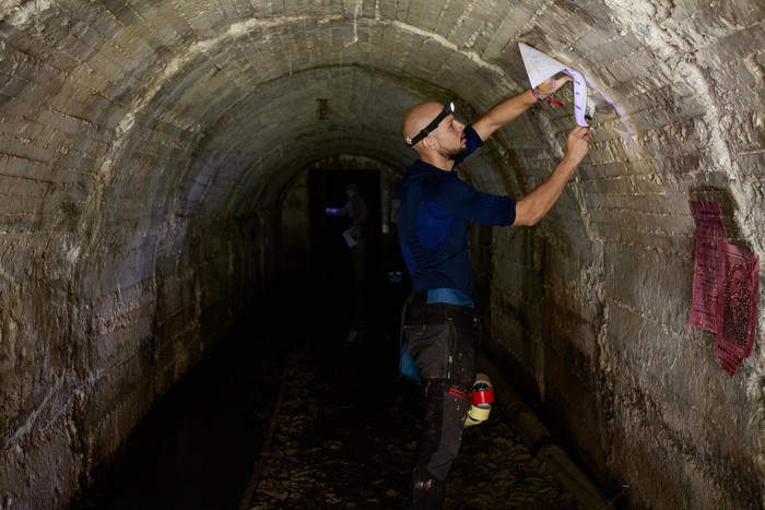 Ekaitz Urzelai: "Pelikula batek daukan unibertsoari forma eta bizitza ematea da nire lana"