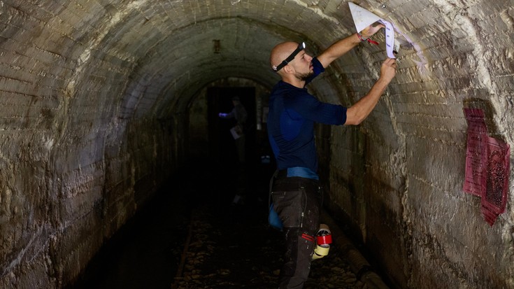 Ekaitz Urzelai: "Pelikula batek daukan unibertsoari forma eta bizitza ematea da nire lana"