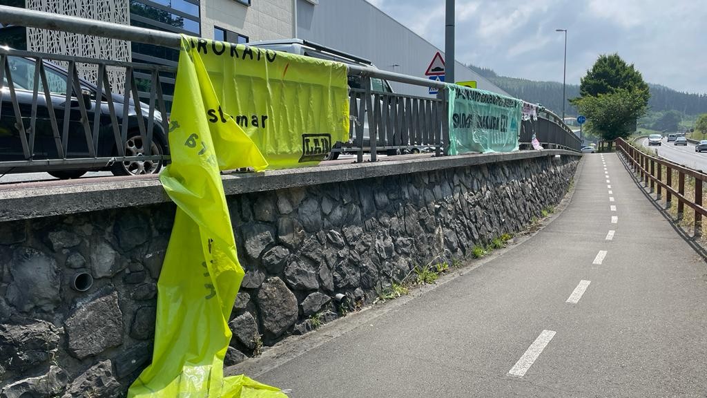 Aldarrikapen plastikoak, kentzeke