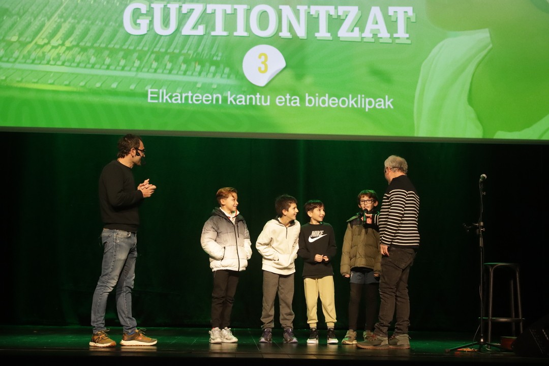 'Elkarri' izeneko bideoklipa aurkeztu du Ndank Ndank elkarteak