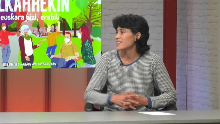 Paloma Martinez: "Nire lehenengo euskarazko hitzak giro goxoan esateko modua izan zen Mintzalaguna programa"