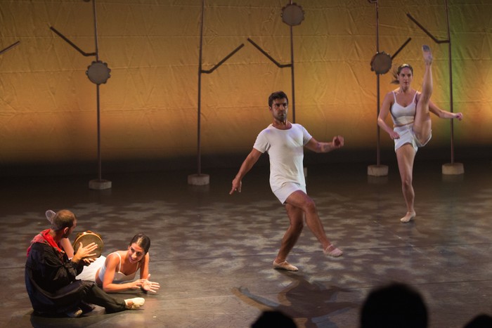 Maurizia pandero jolearen historia ezagutu dute dantzaren bitartez bergararrek - 17