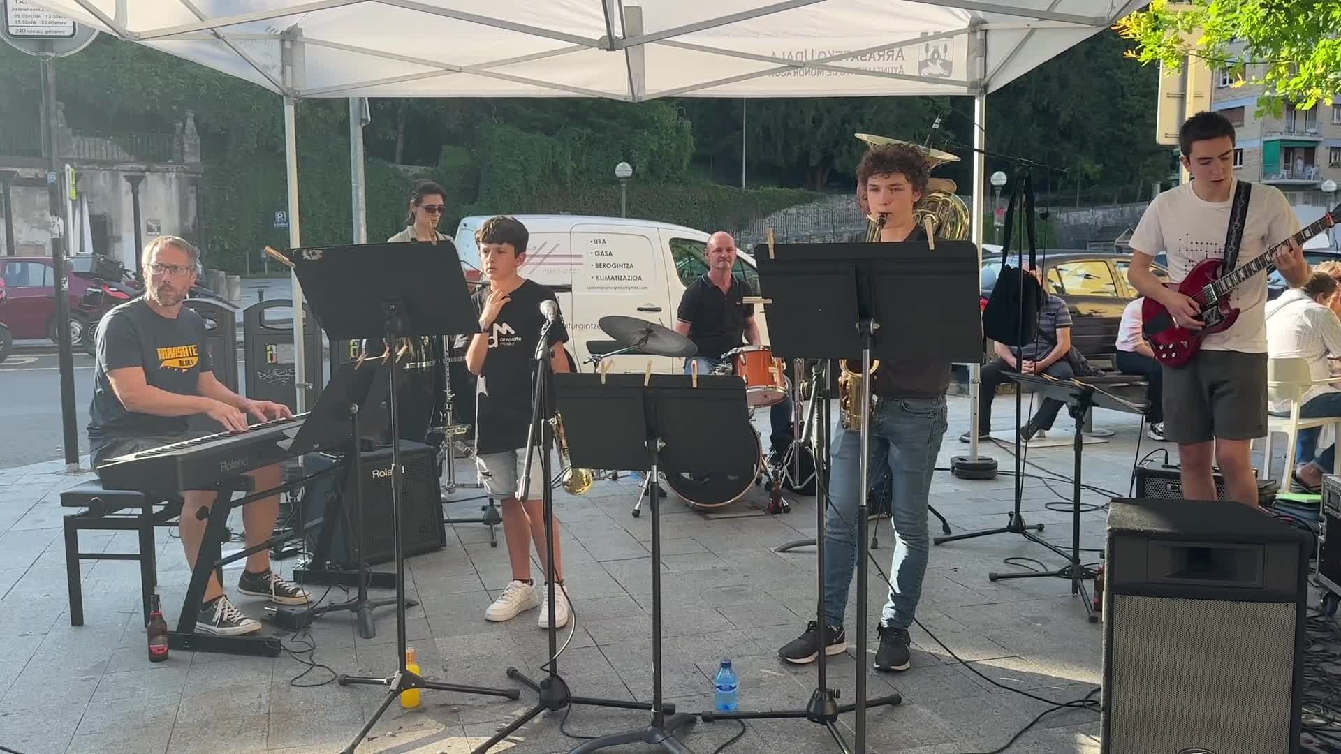 Jam session bat, Arrasate Blues jaialdirako motorrak berotzeko