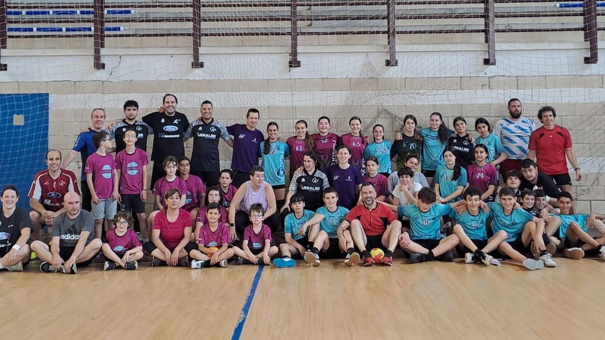 Arrasate Eskubaloi Taldeak Klubeko Eguna ospatuko du zapatuan