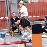Kale antzerkia: 'Eutsi Ramon!'