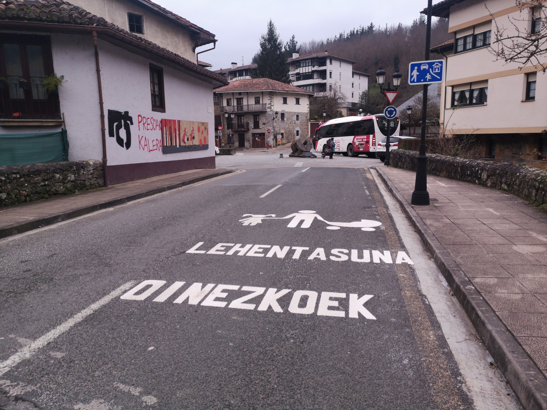 Oinezkoei lehentasuna