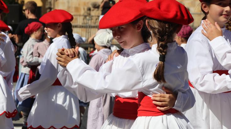 Oñatz taldeak 55. urteurrena dantzan ospatuko du zapatuan