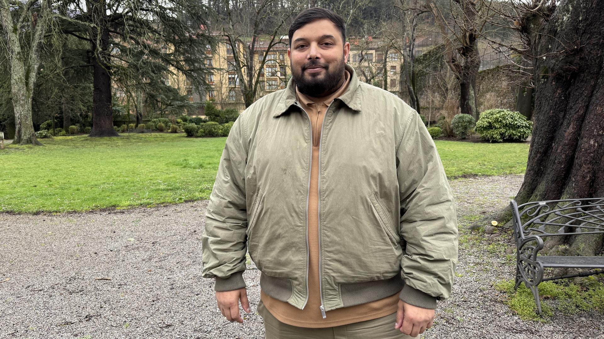 Nasir Iqbal: "Ezin diot Pakistanera joateari utzi, baina badakit ez naizela han biziko"