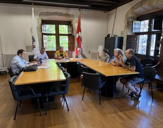 Hipereskalako datu zentroen ezarpenaren aurkako mozioa onartu du Aramaioko udalbatzak