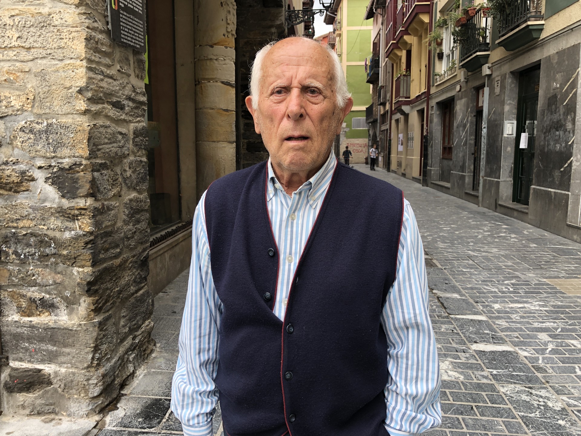 "Donostiako Onkologikoa desagertzear dago"